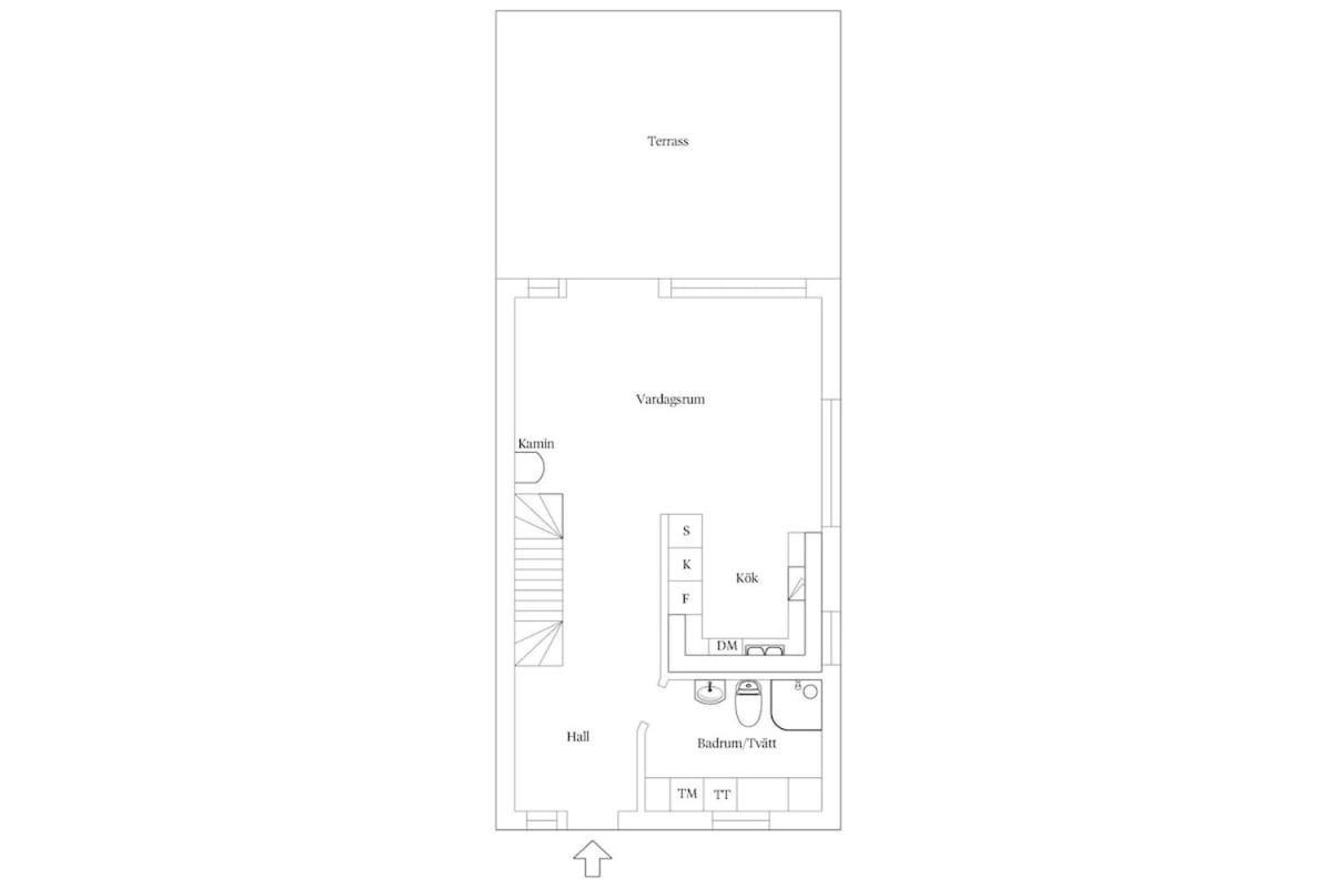 Newly Built Waterfront House With Two Cats *